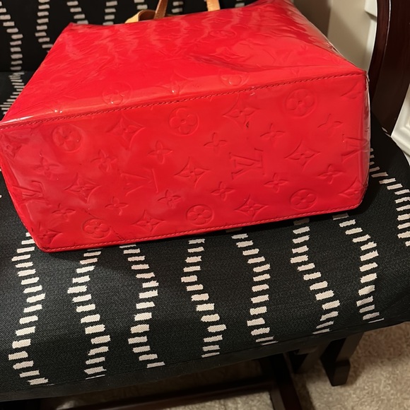 Louis Vuitton Reade mm Vernis Leather Tote - Picture 5 of 11